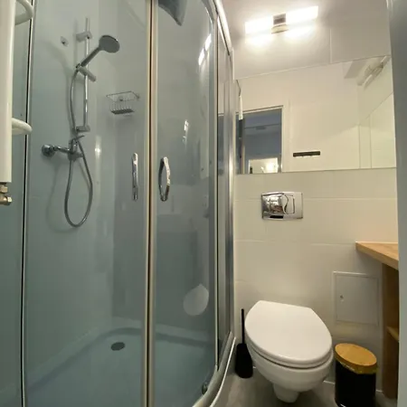 308 Planeta, 100 M Od Plazy