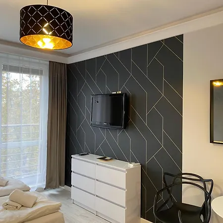 308 Planeta, 100 M Od Plazy