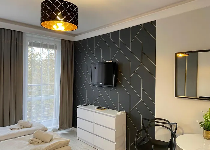 308 Planeta, 100 M Od Plazy